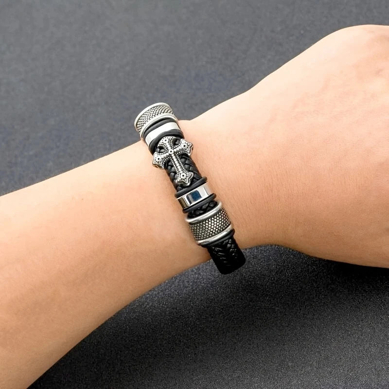 Pulsera Trenzada de Cuero Sintético
