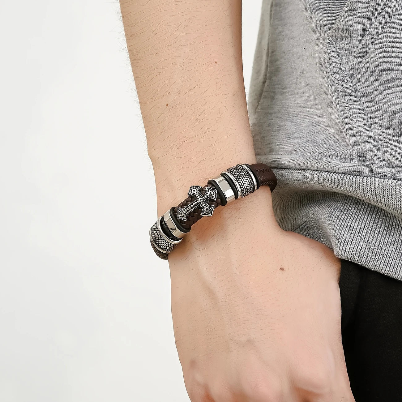 Pulsera Trenzada de Cuero Sintético